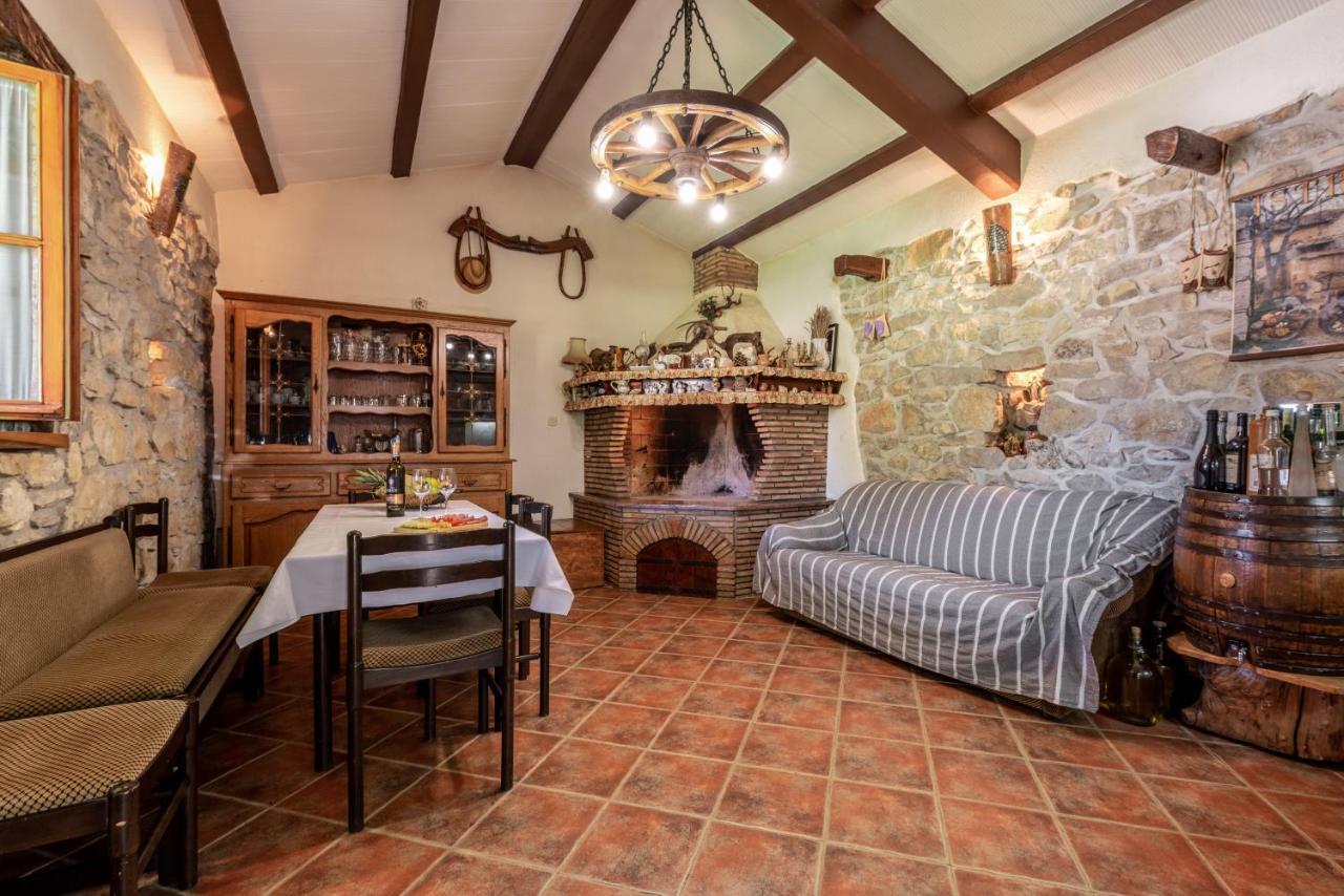 Apartmani Antonija Vozilici Extérieur photo