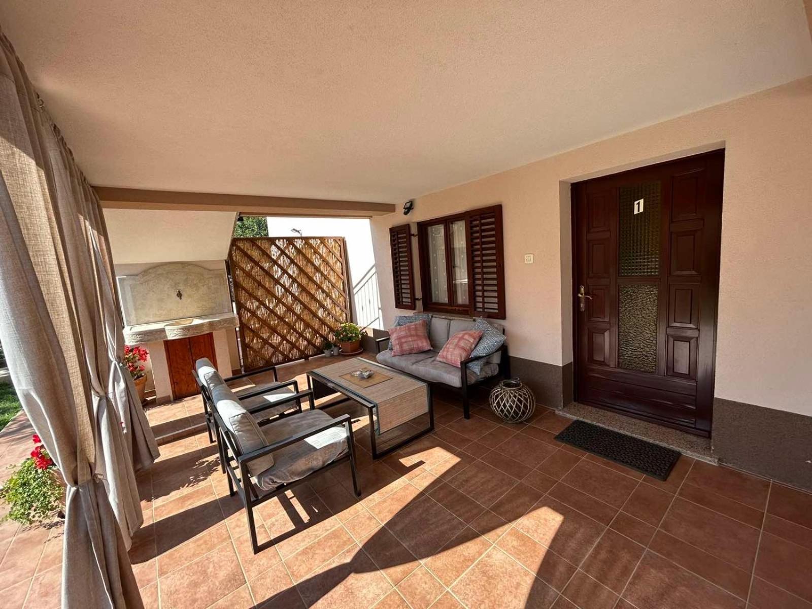 Apartmani Antonija Vozilici Extérieur photo