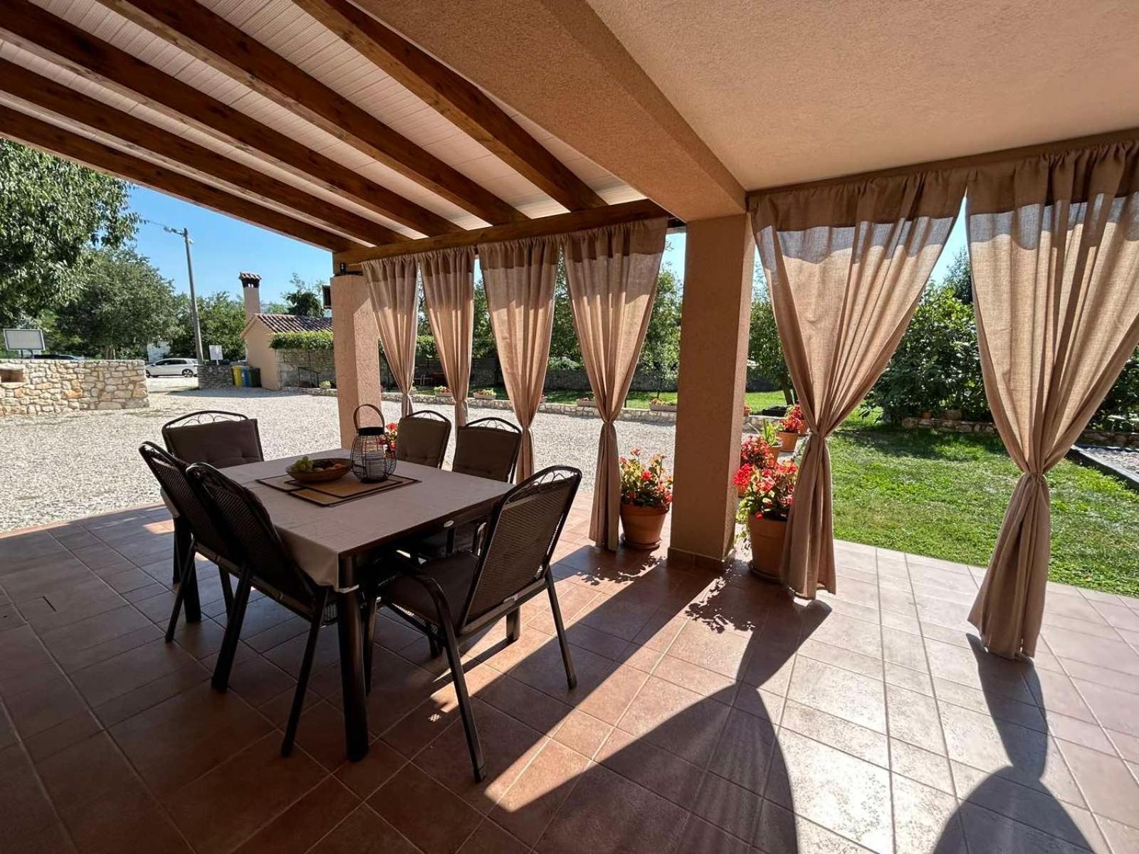 Apartmani Antonija Vozilici Extérieur photo